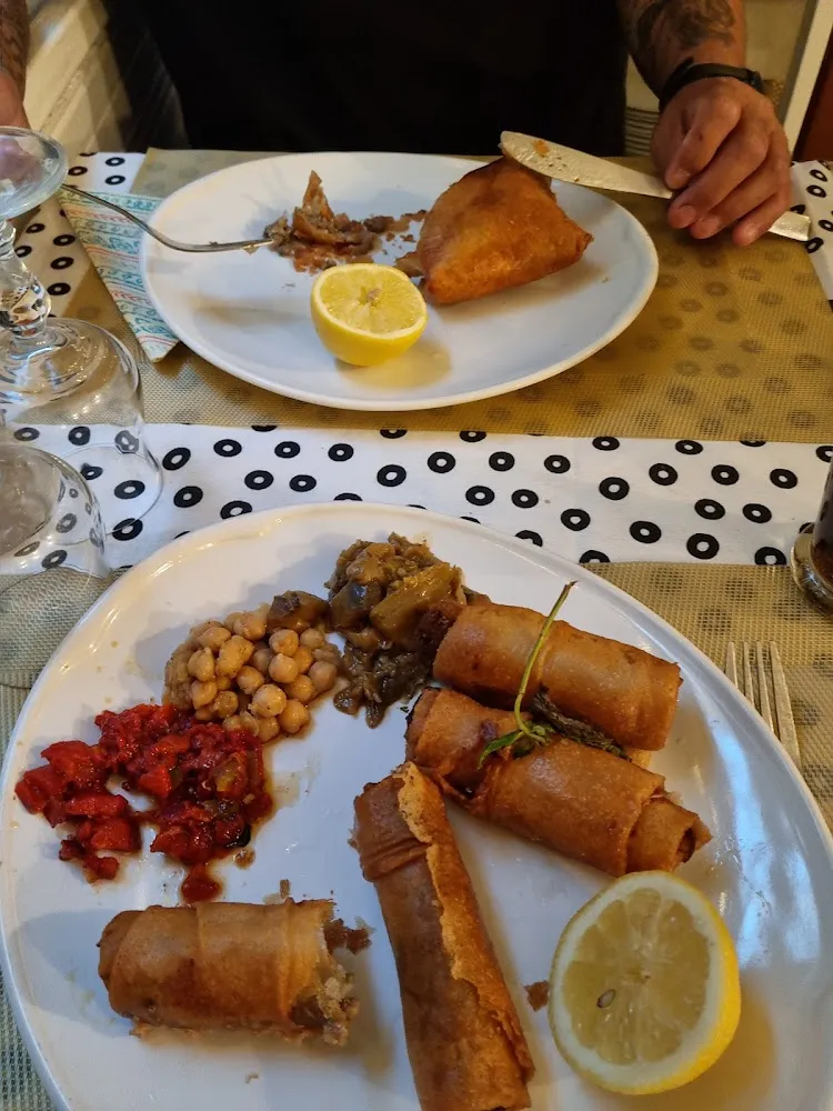 Brick Façon Cigarre Et Normal Aux Thons Et D Autres À la Viande